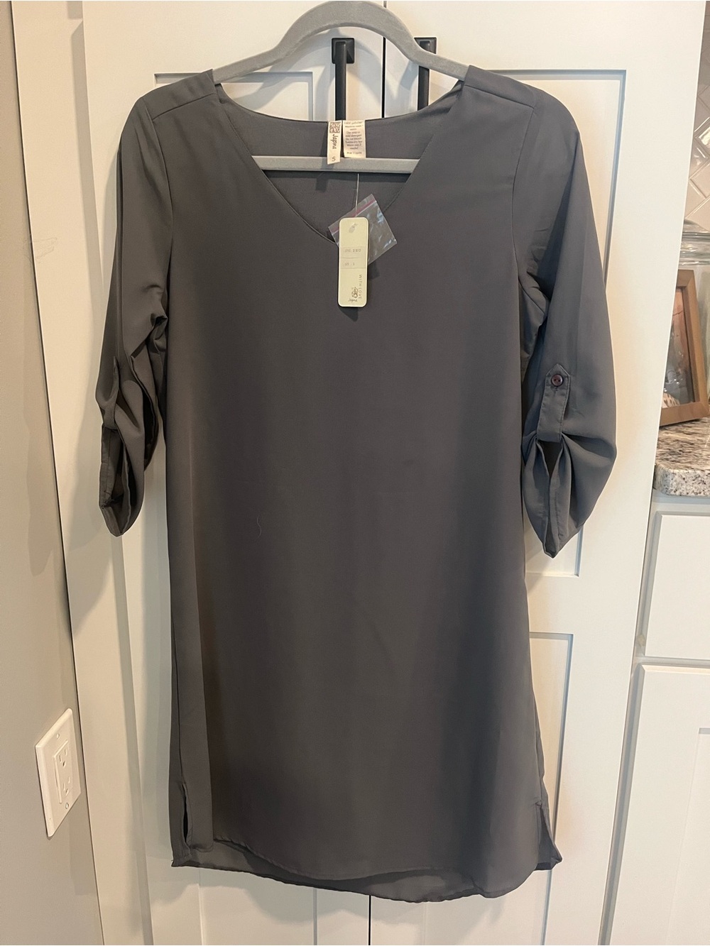 🩶 NEW: Charcoal Gray V-Neck 3/4 Sleeve Dress